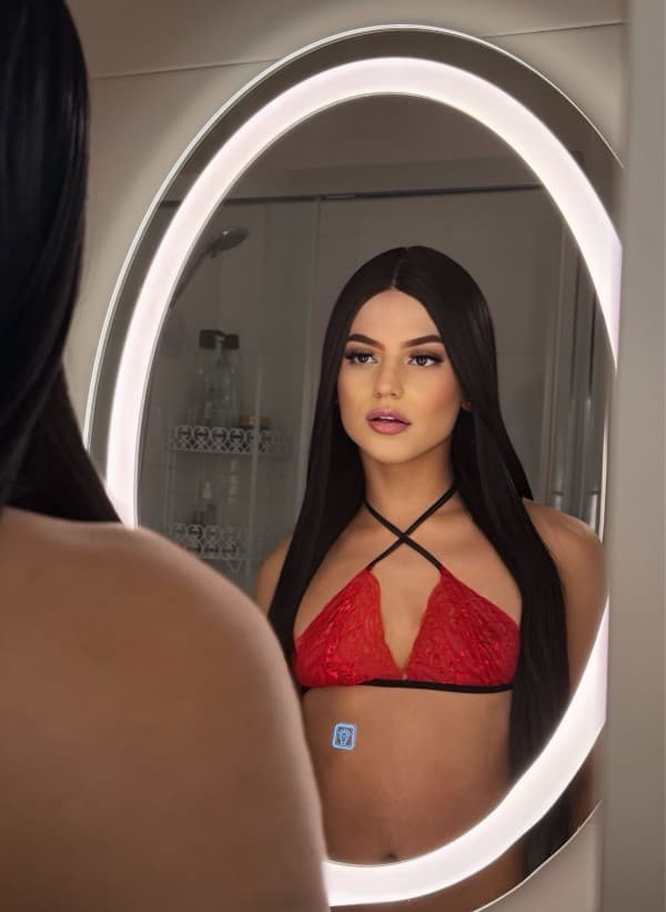 Isadora - Image 1