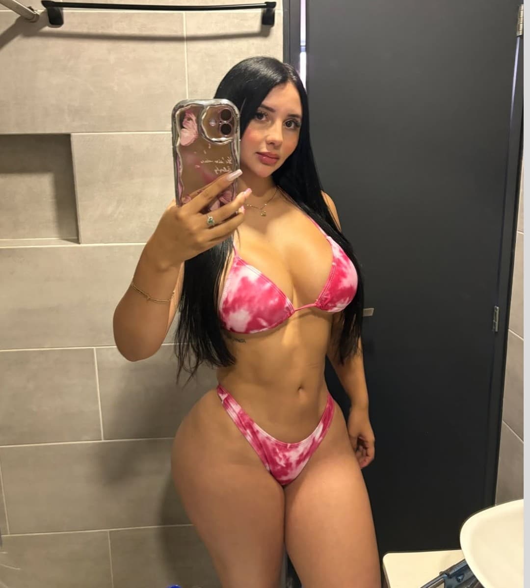 Abril - Image 6
