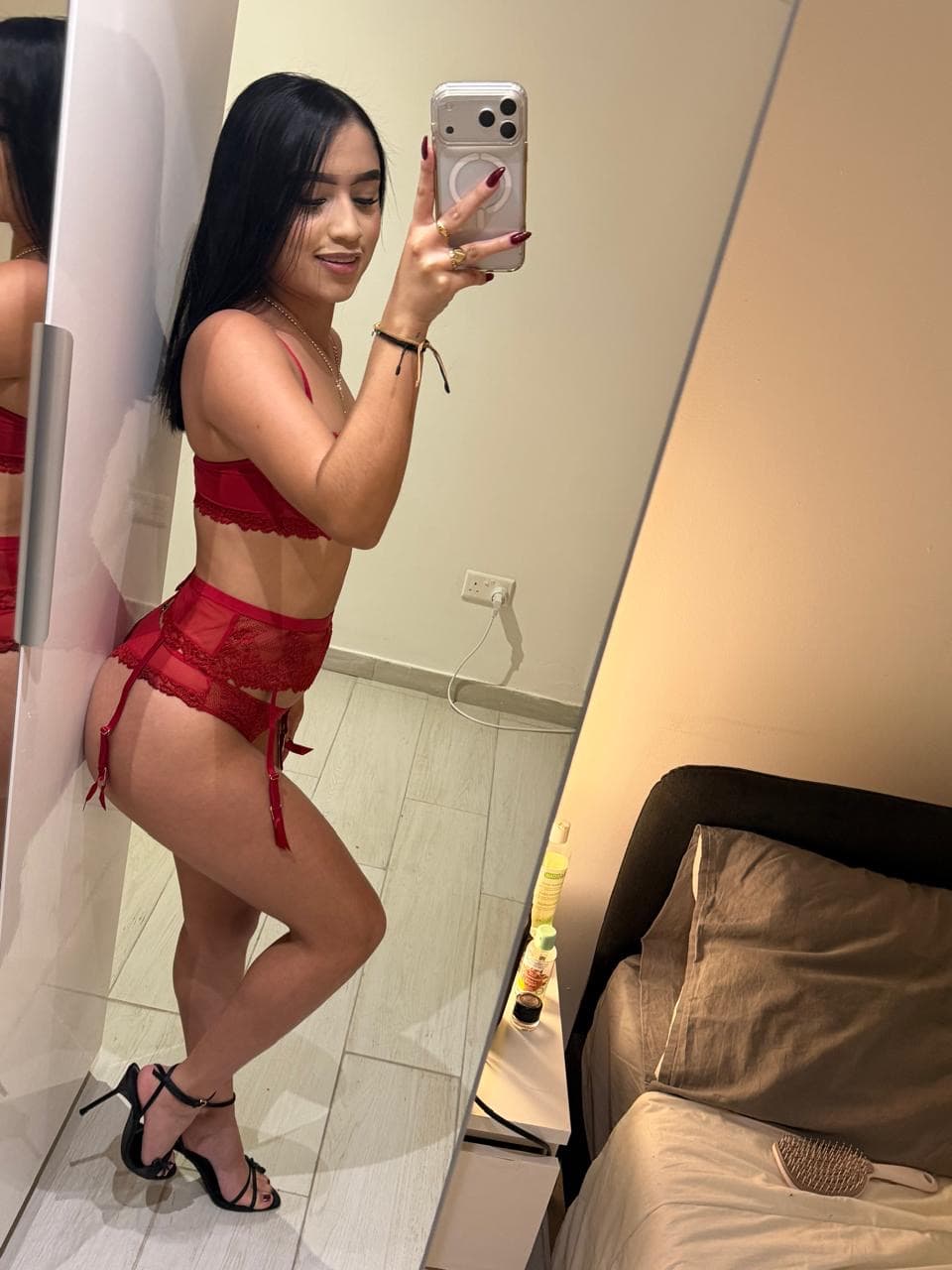 Mia - Image 5