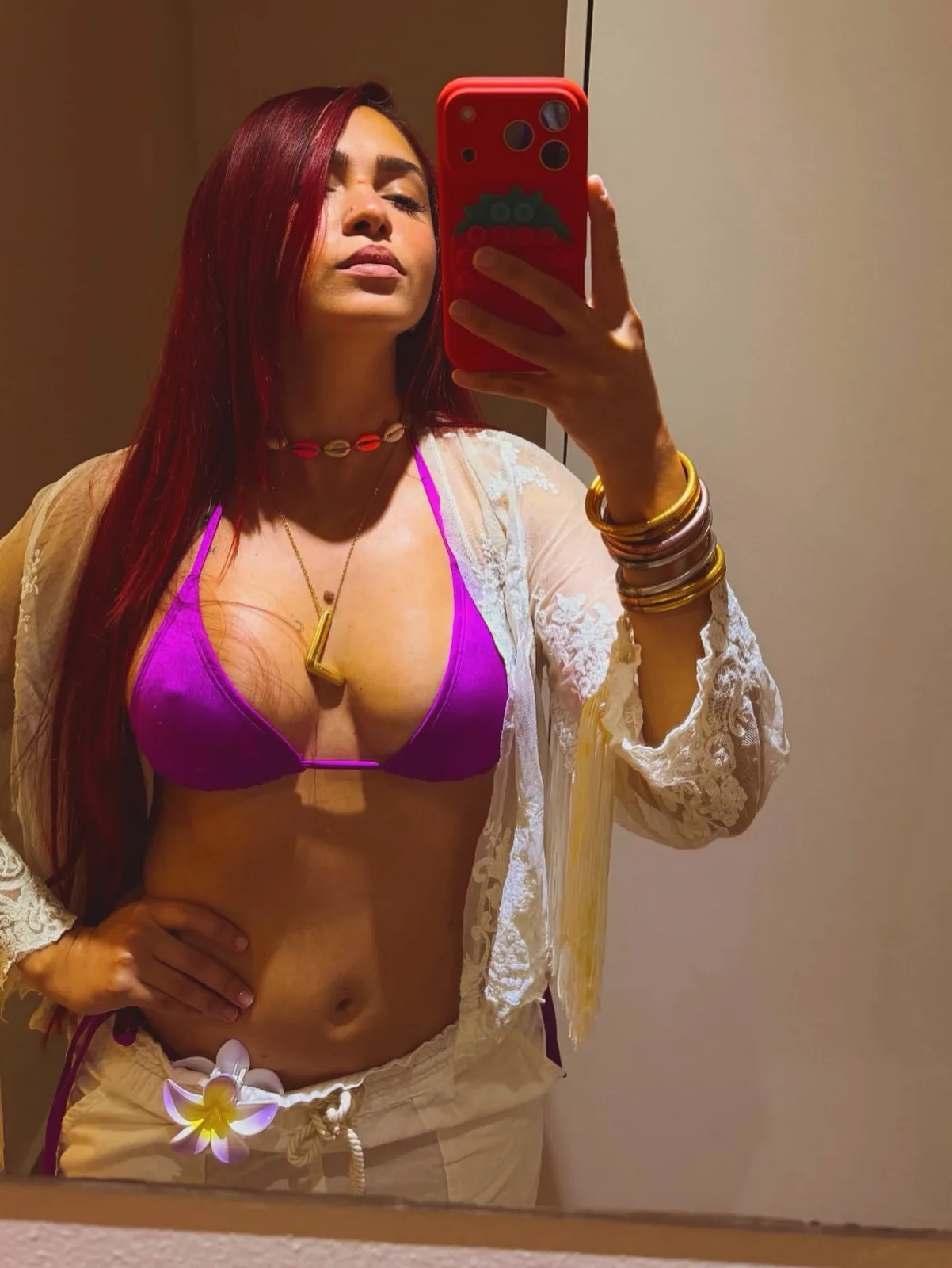 Elena - Image 6