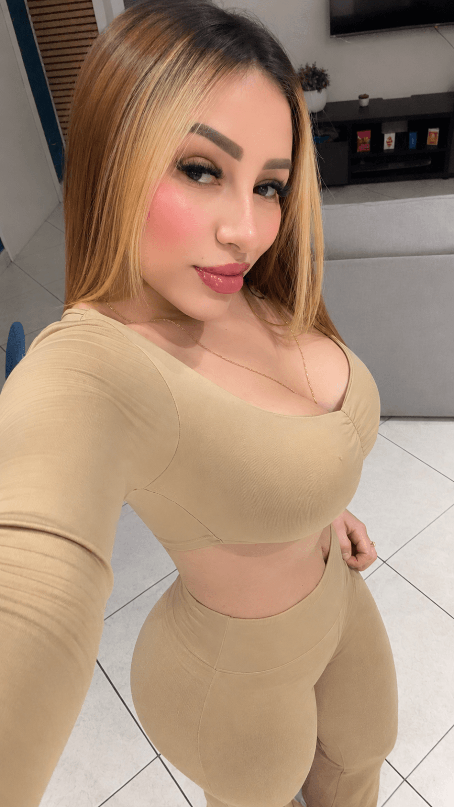 Mia - Image 5