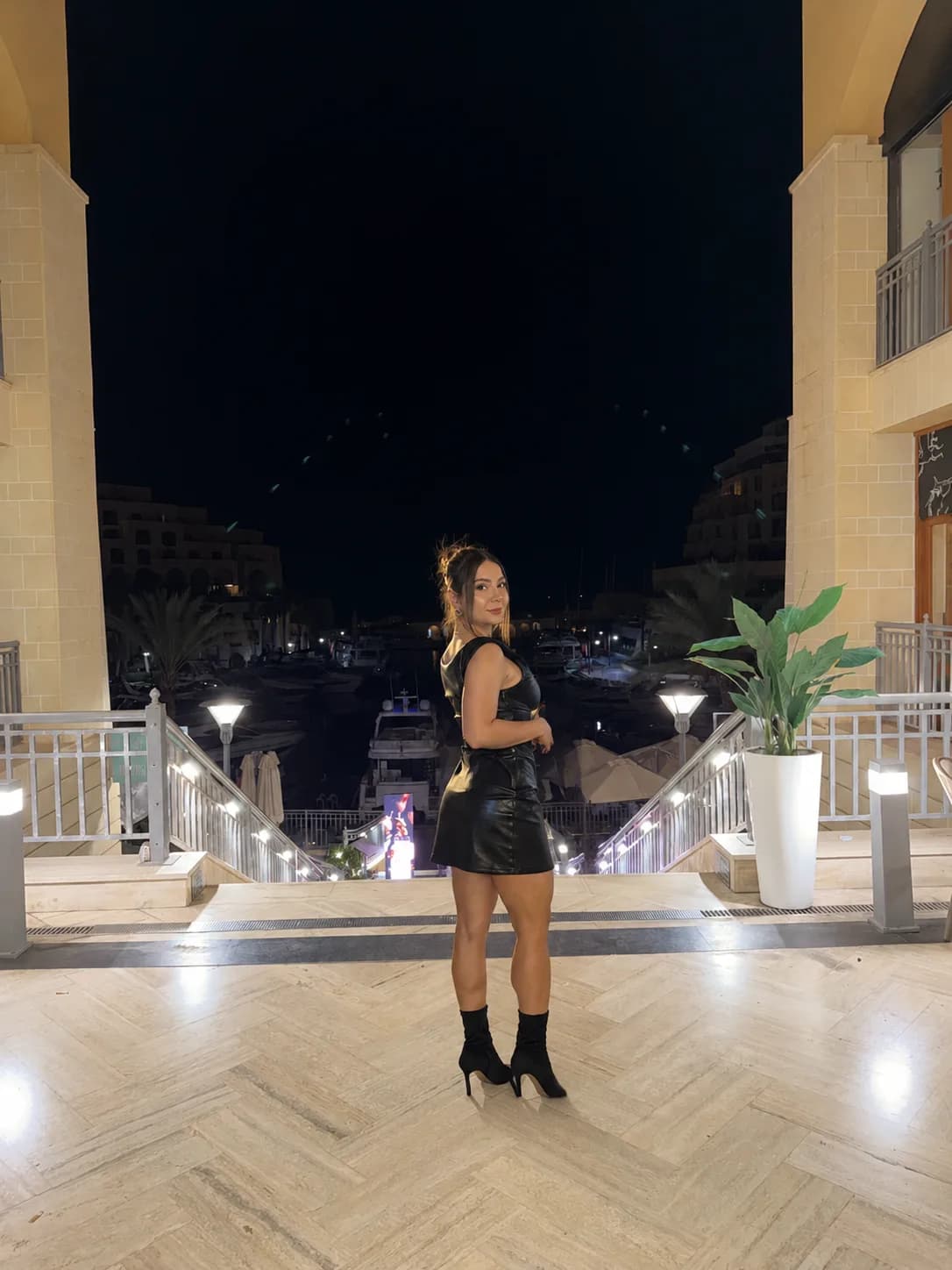 Sara - Image 1