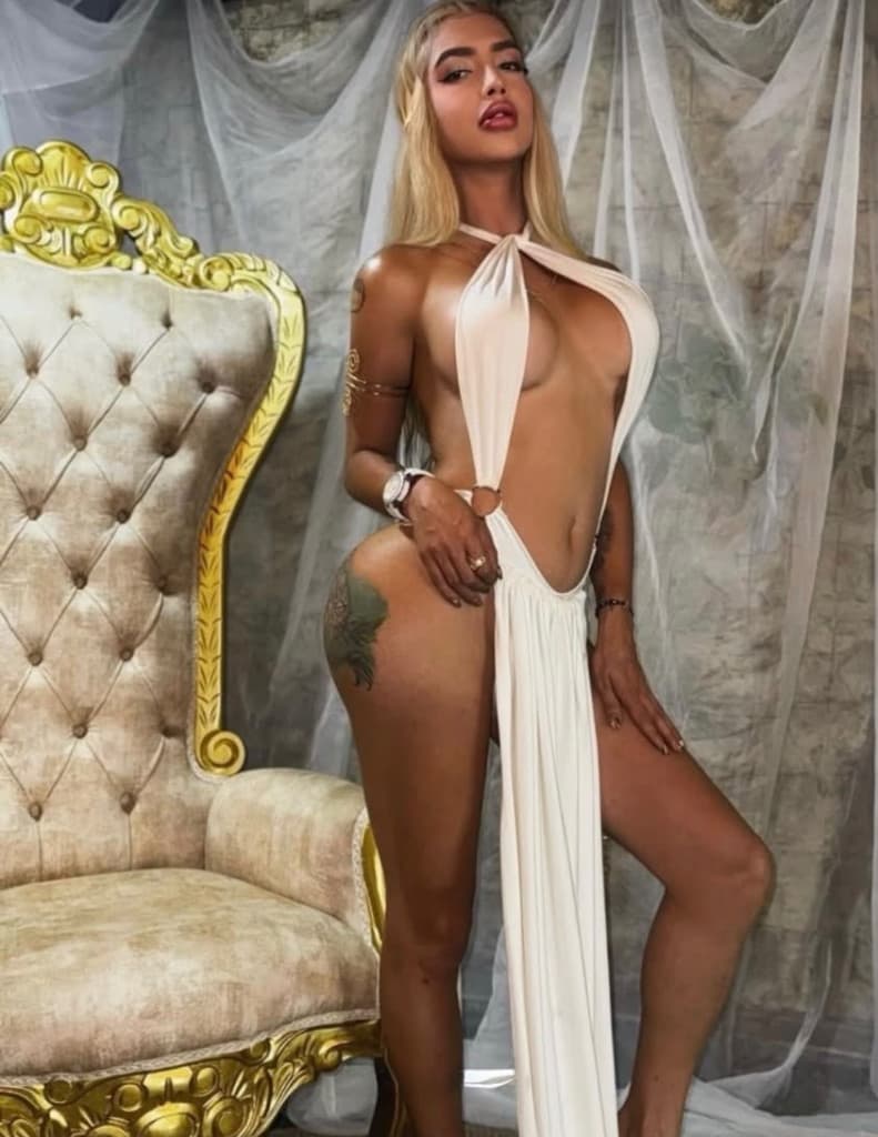 Kim - Image 15